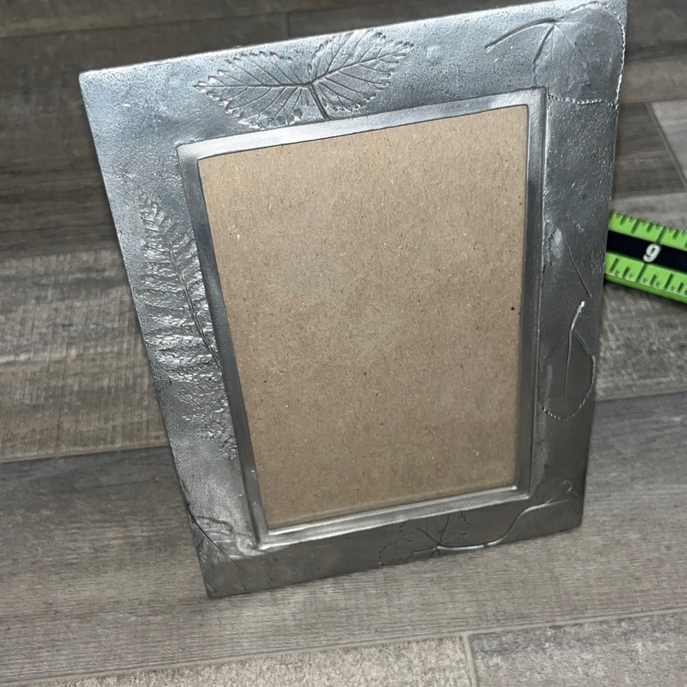 Leaf Patterned Silver Photo Frame - Picture 10 of 10